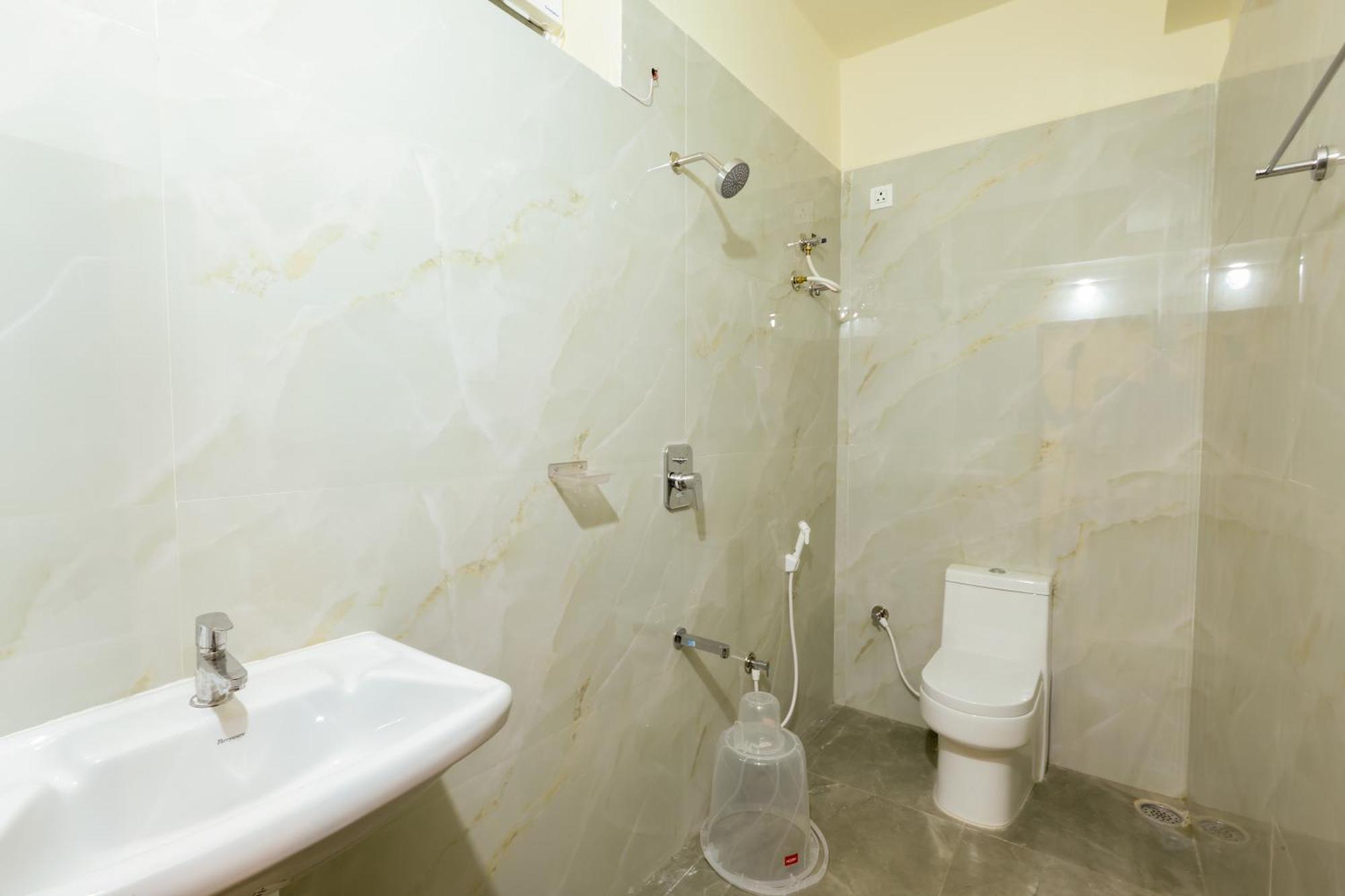 Olive Nest- Tirupati Bus Stand- 300 Meters, Railway Station- 400 Meters Hotel Buitenkant foto