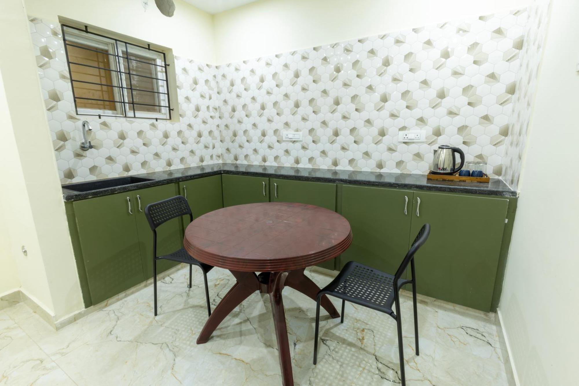Olive Nest- Tirupati Bus Stand- 300 Meters, Railway Station- 400 Meters Hotel Buitenkant foto